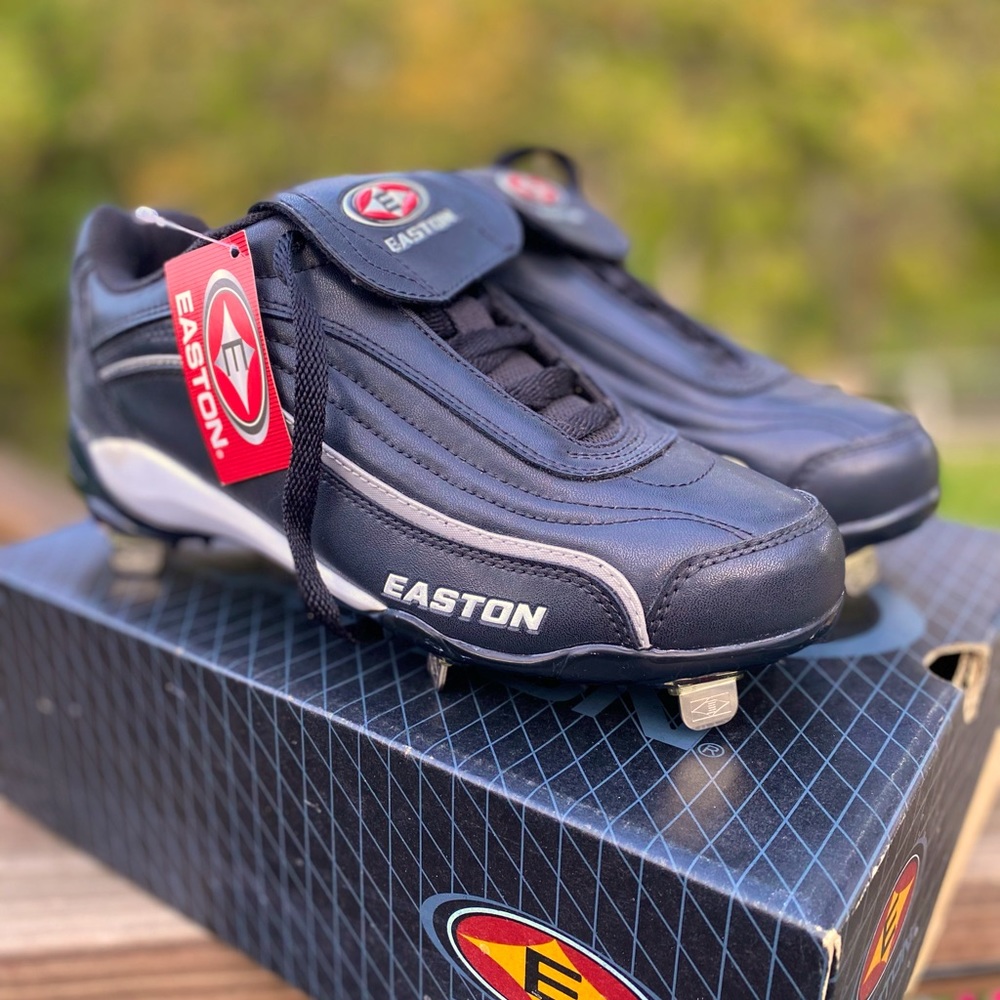 New Men’s Easton Thunder Pro Low Cleats (Size 7)
